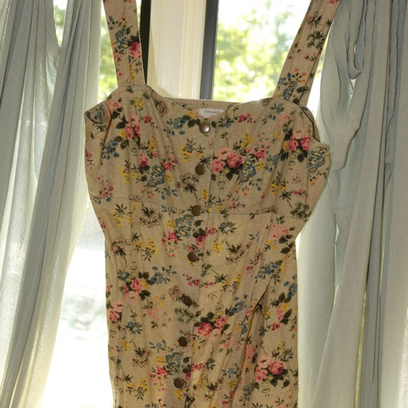 LAURA ASHLEY COLLAB WITH URBAN OUTFITTER FLORAL! - Picture 1 of 4